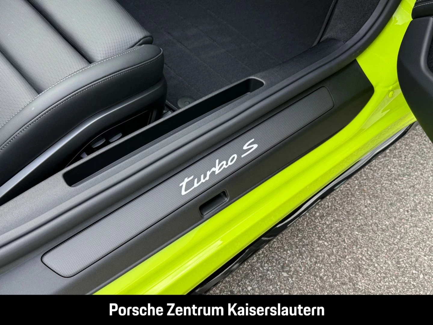 Porsche 911 992 Turbo S Cabrio Burmester Clubleder PCCB turbo s