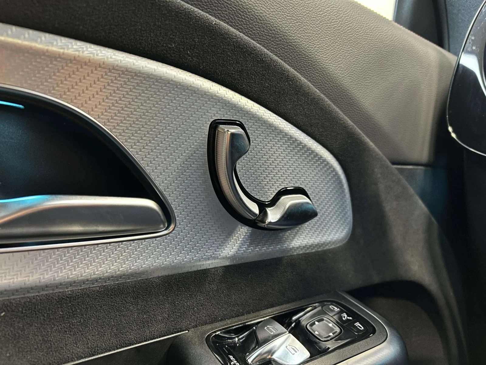 Mercedes-Benz-CLA-image-10