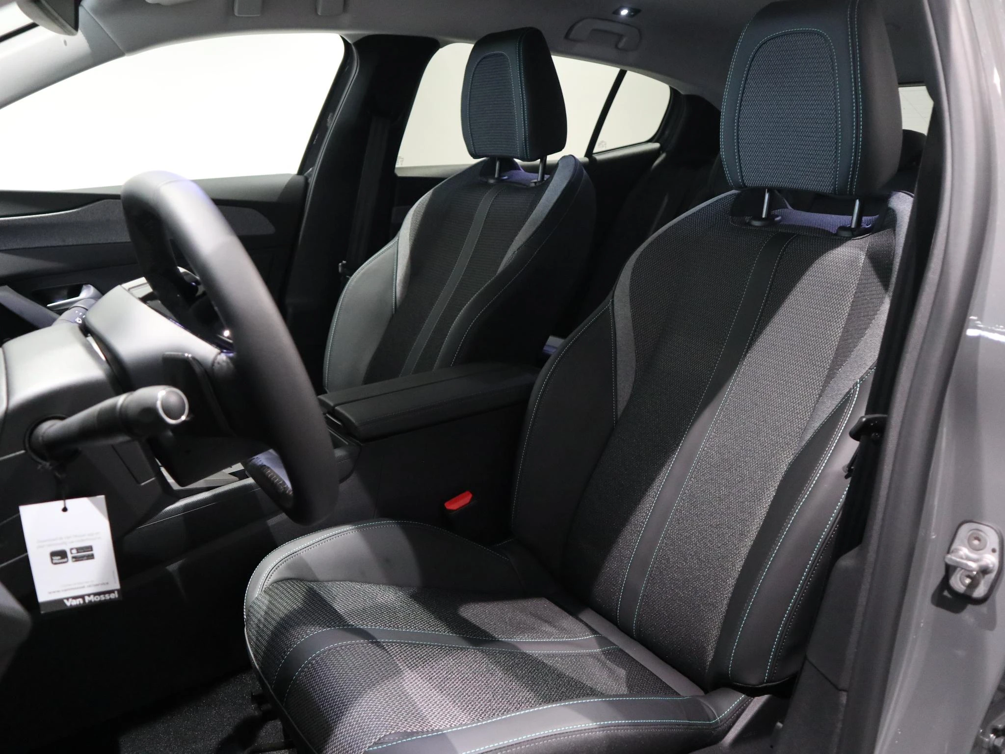 Peugeot-408-image-8