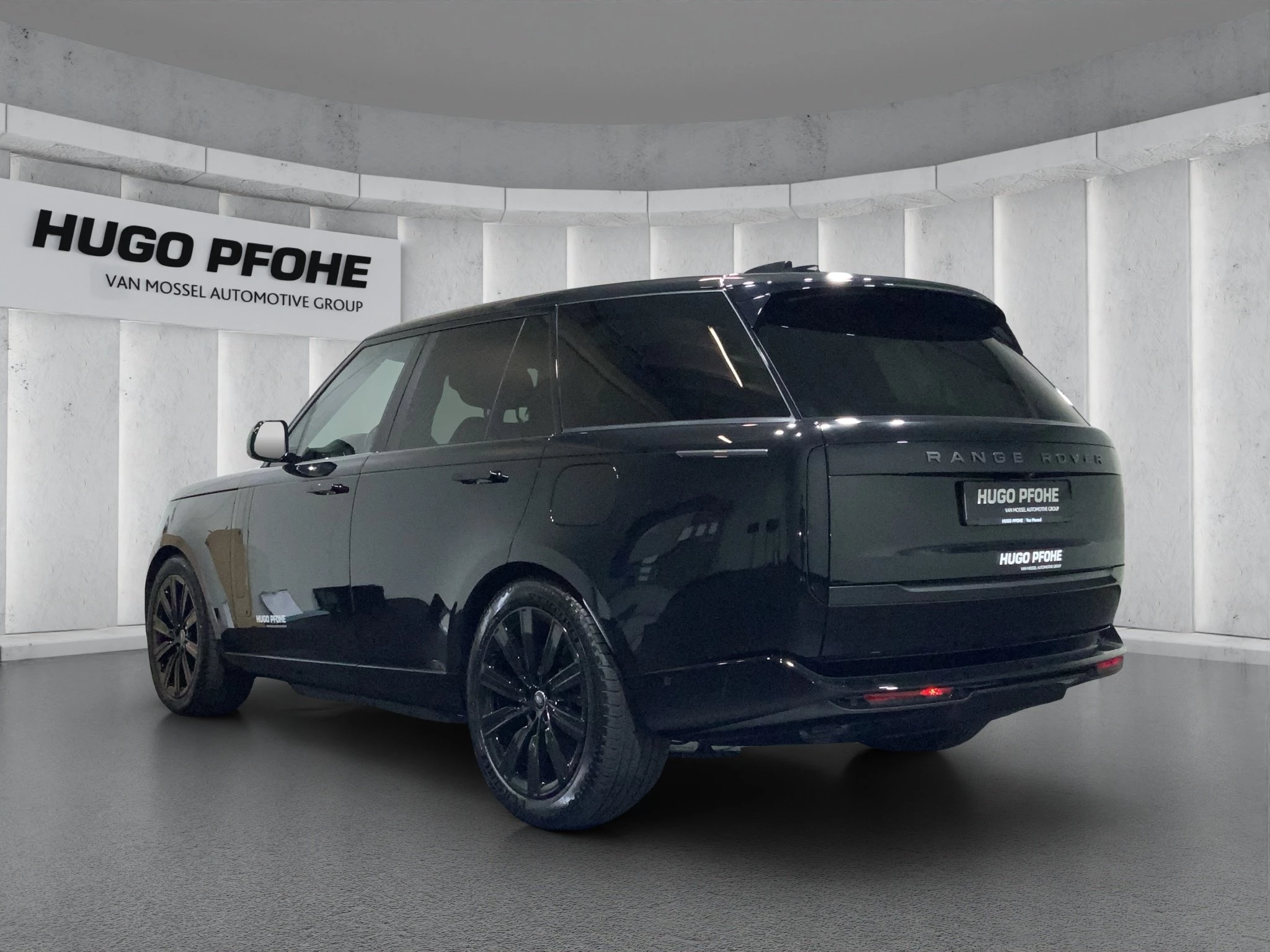 Land Rover-Range Rover-image-2