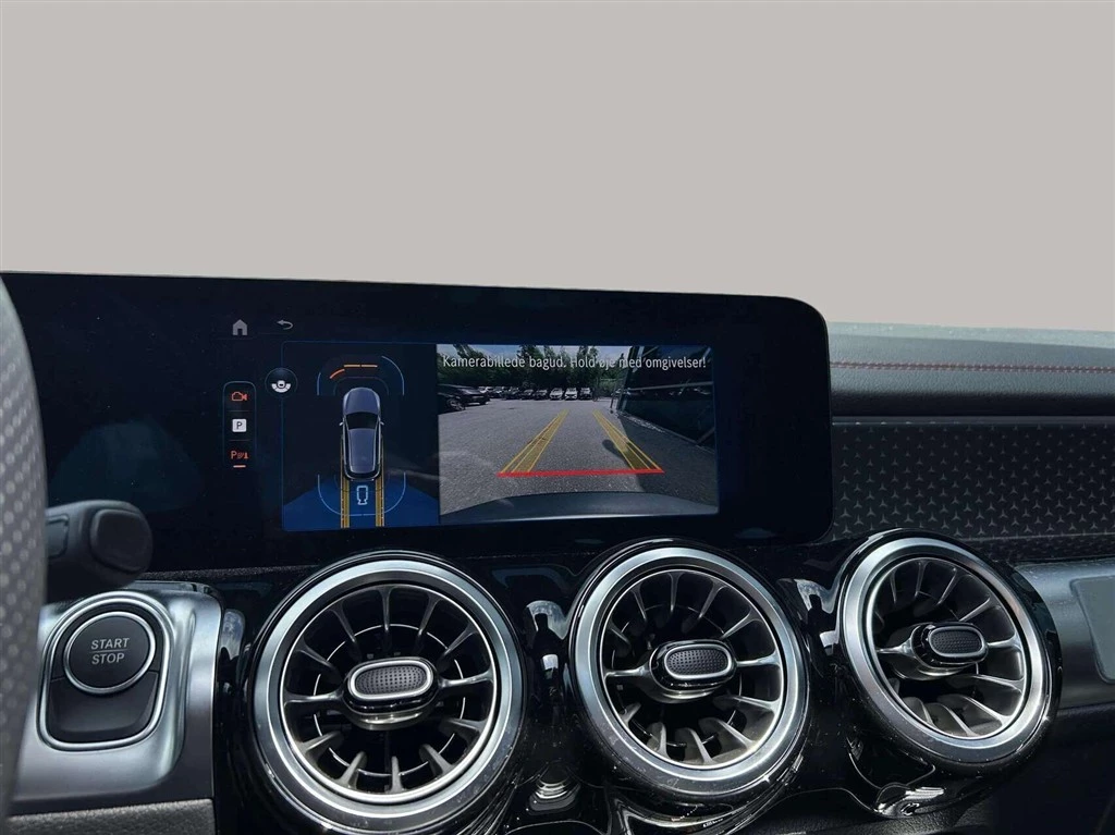 Mercedes-Benz-EQB-image-15