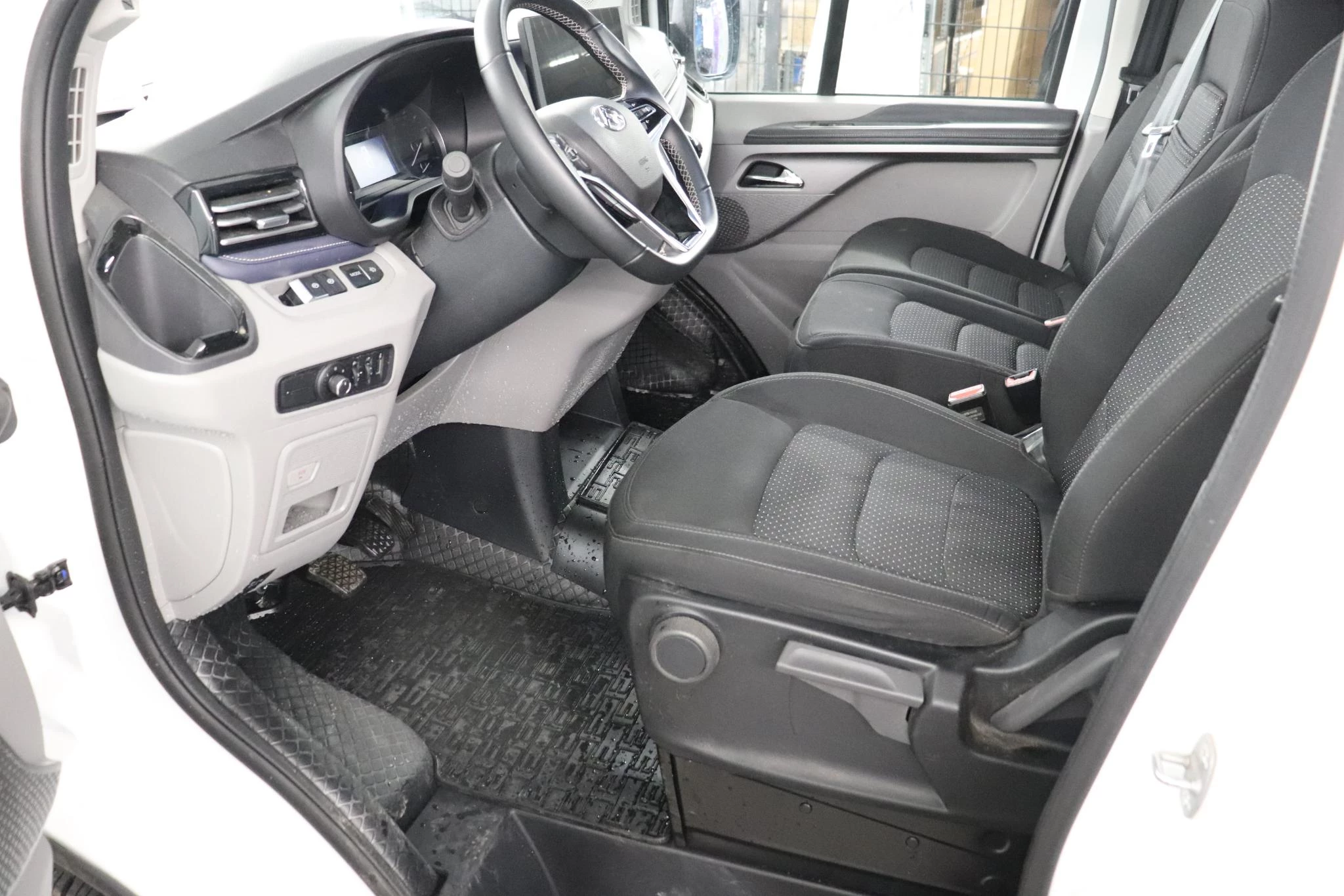 Maxus Deliver7 L1H1 77kWh