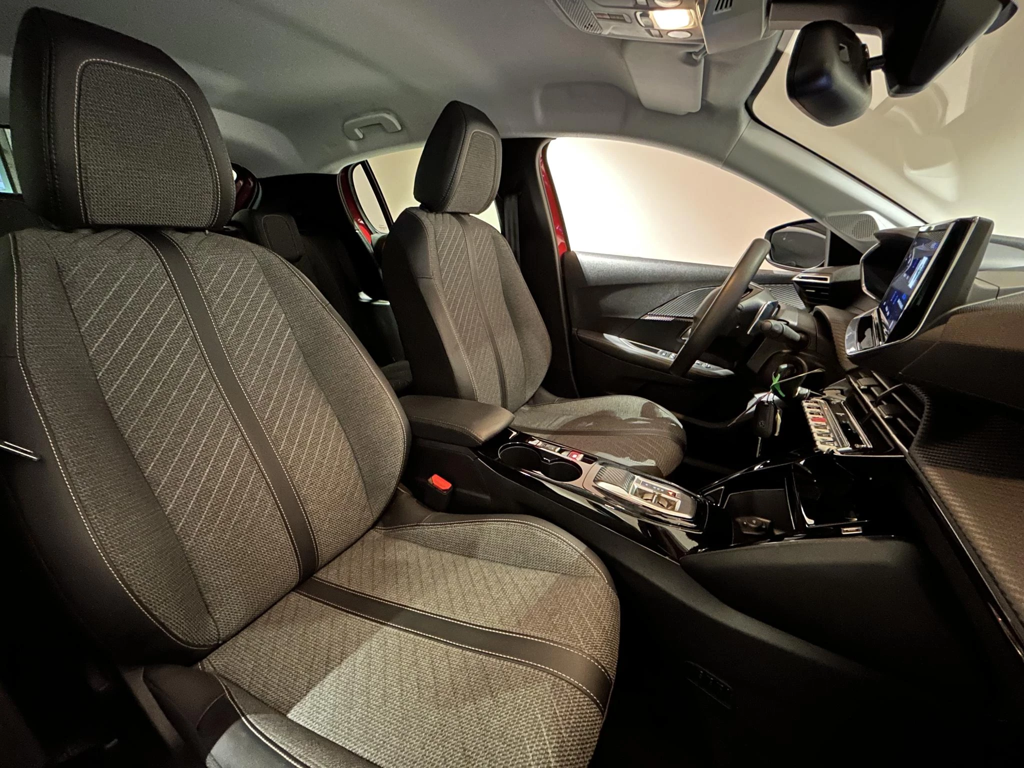 Peugeot 208 1.2 Hybrid 110 e-DCS6 Allure