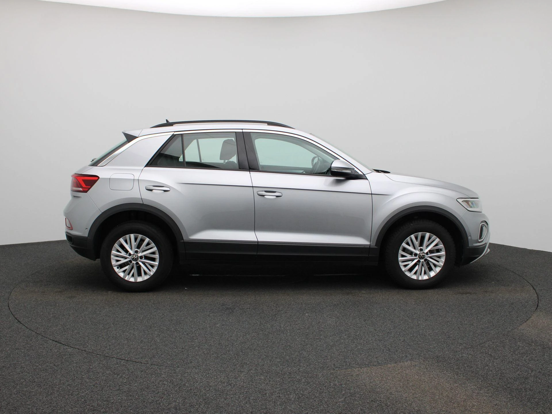Volkswagen-T-Roc-image-5