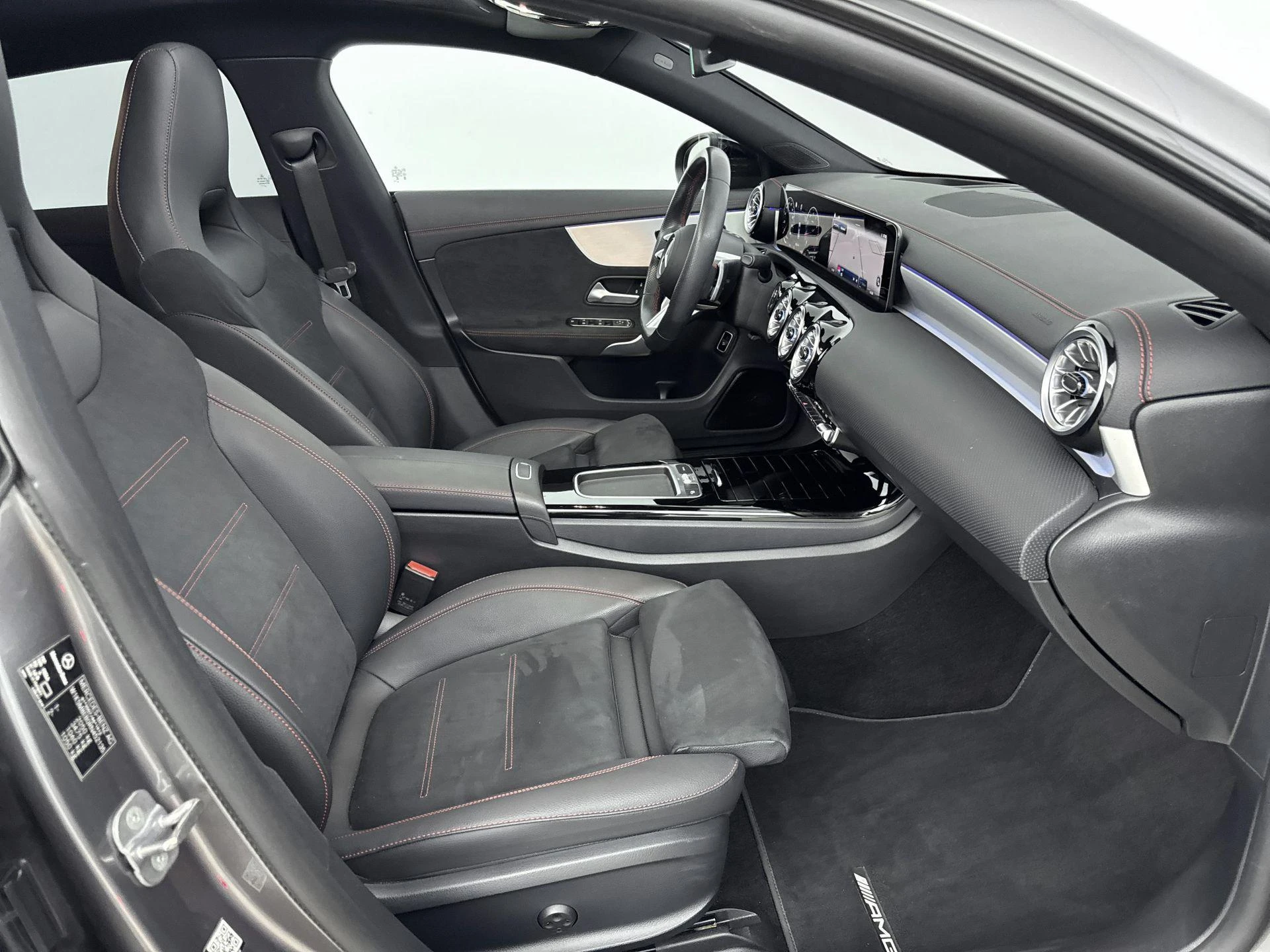 Mercedes-Benz-CLA-image-29