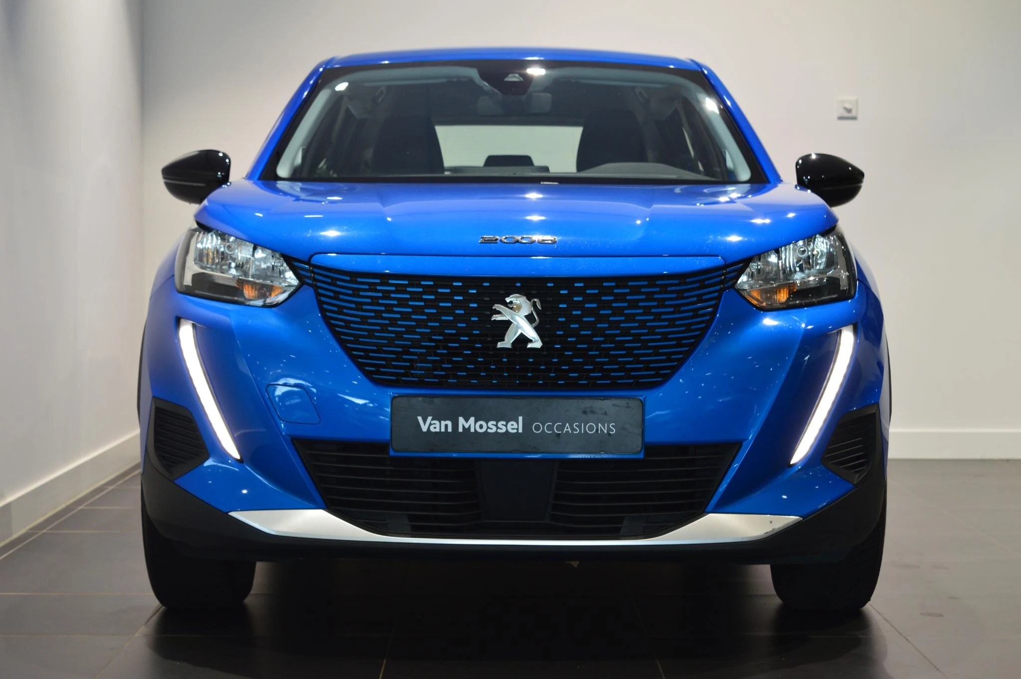 Peugeot-e-2008-image-2