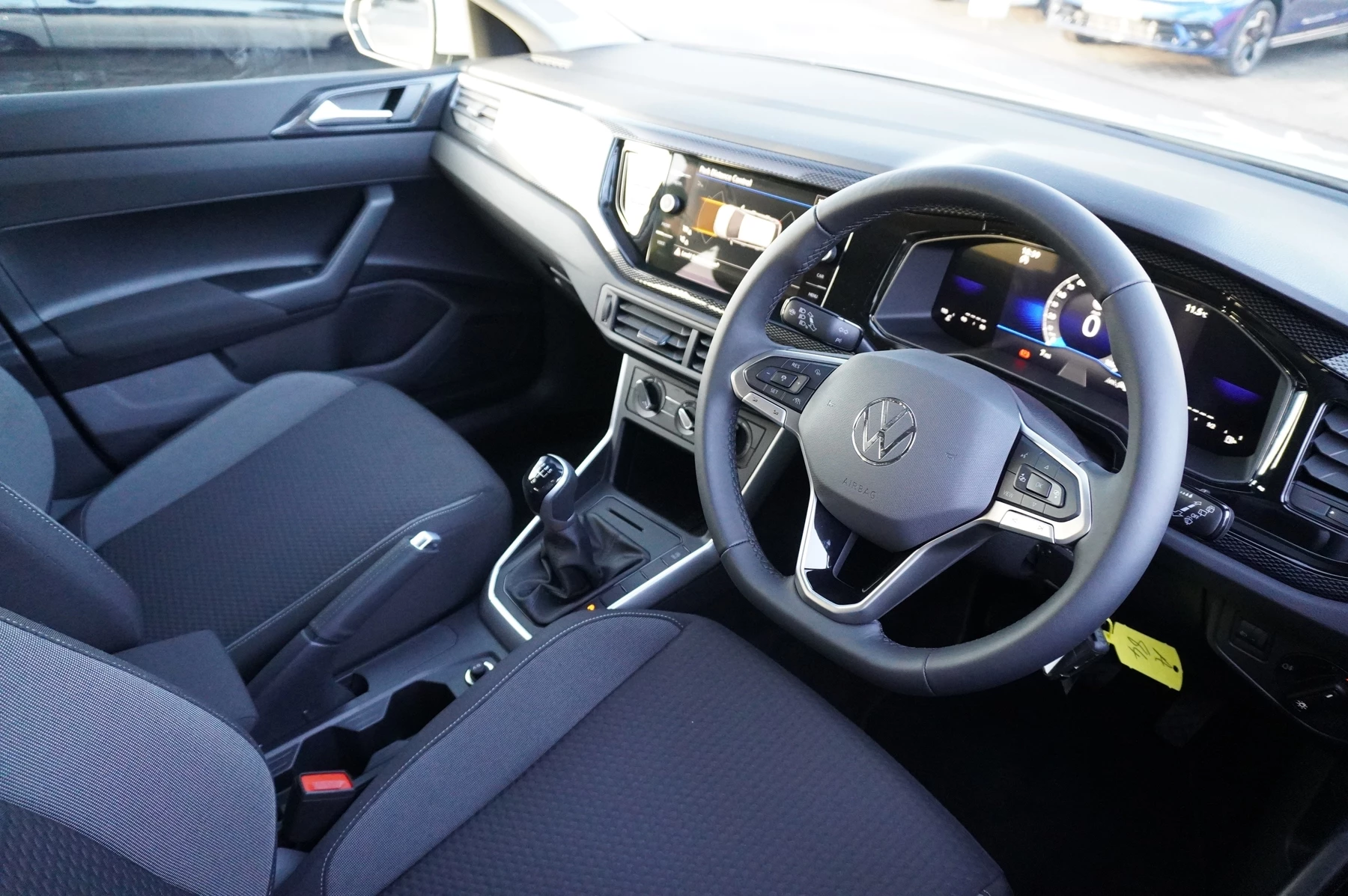 Volkswagen-Polo-image-5