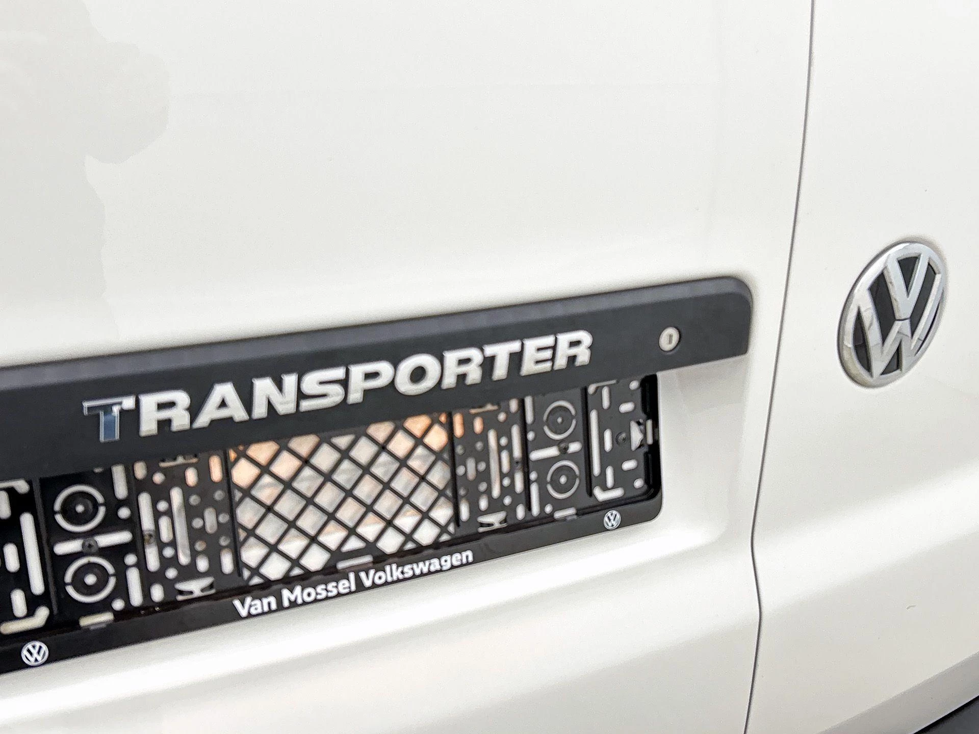 Volkswagen-Transporter-image-16