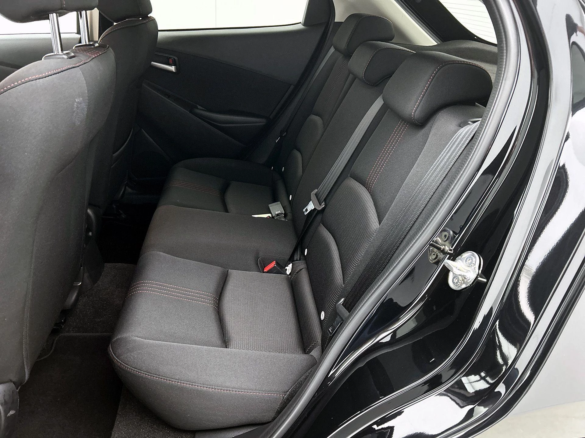 Mazda-2-image-31