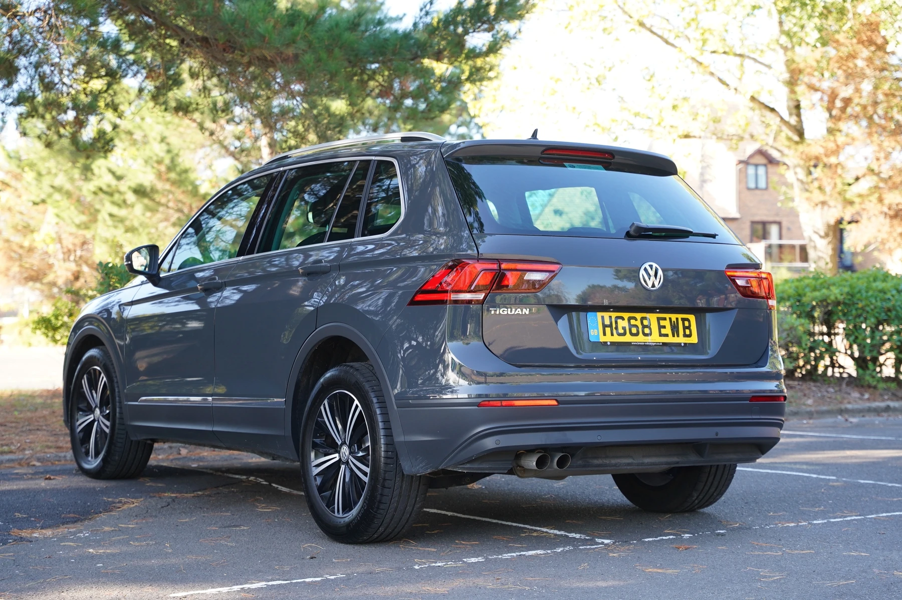 Volkswagen-Tiguan-image-2