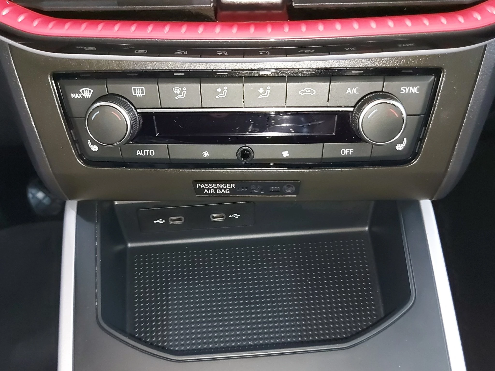 SEAT-Arona-image-21