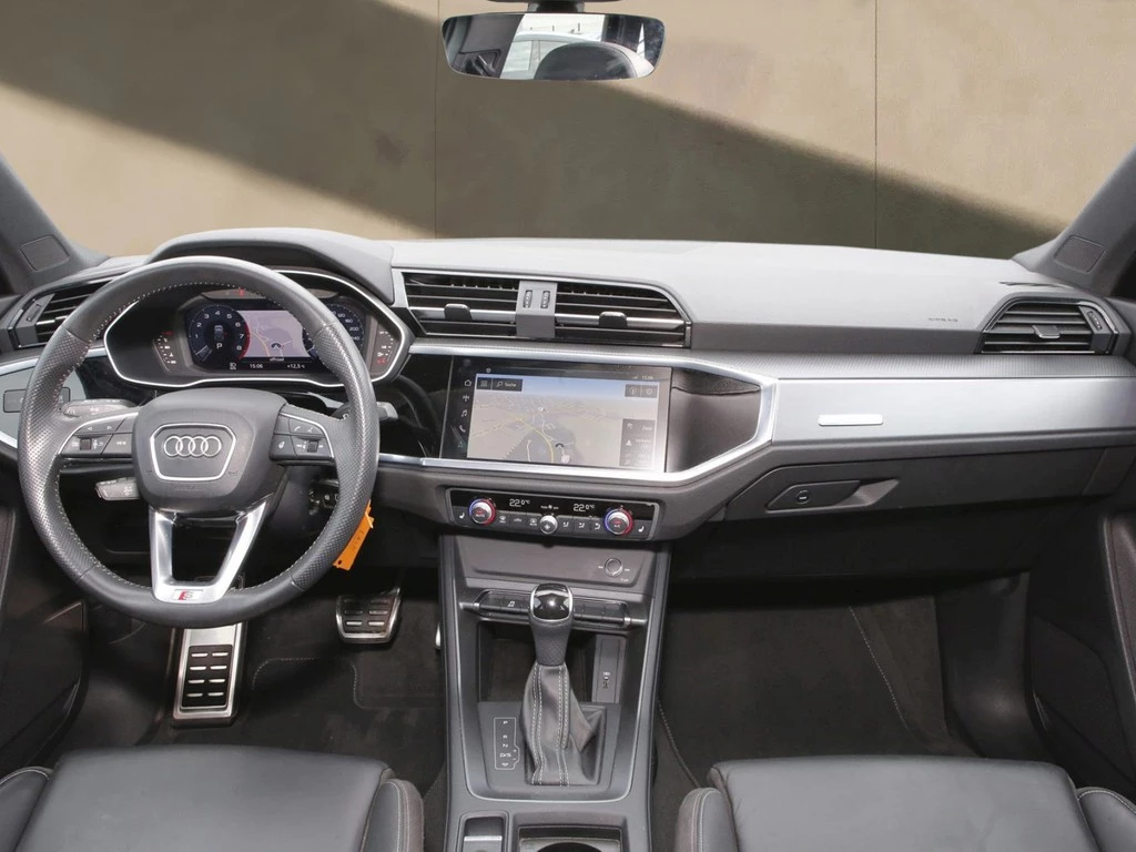 Audi Q3 35 TFSI S line VIRT*NAVI*RFK*MATRIX*LEDER*SHZ