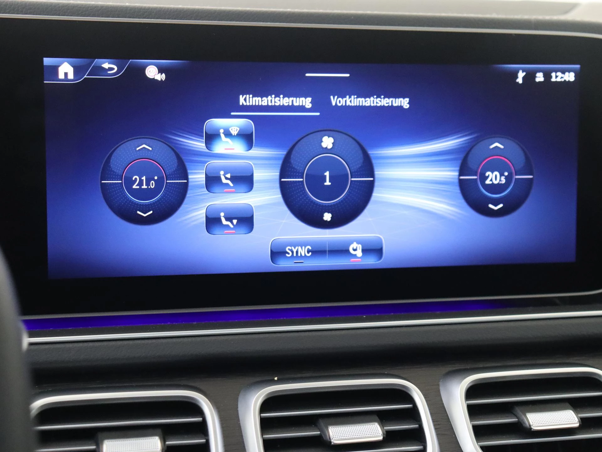 Mercedes-Benz-GLE-image-17