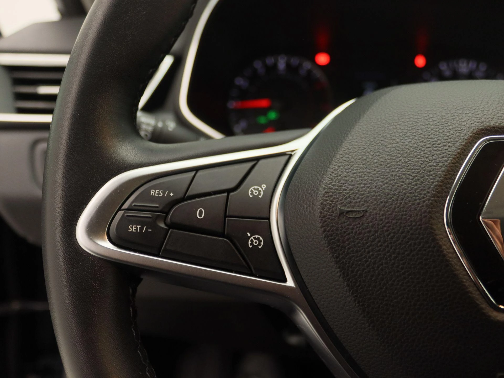 Renault-Clio-image-17