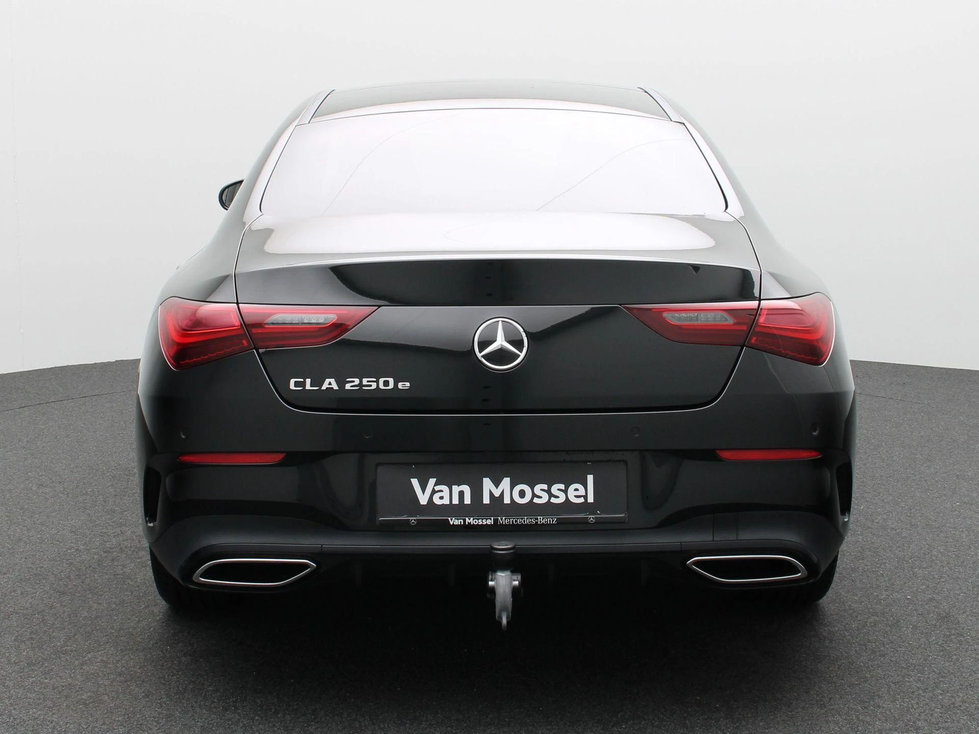Mercedes-Benz-CLA-image-4