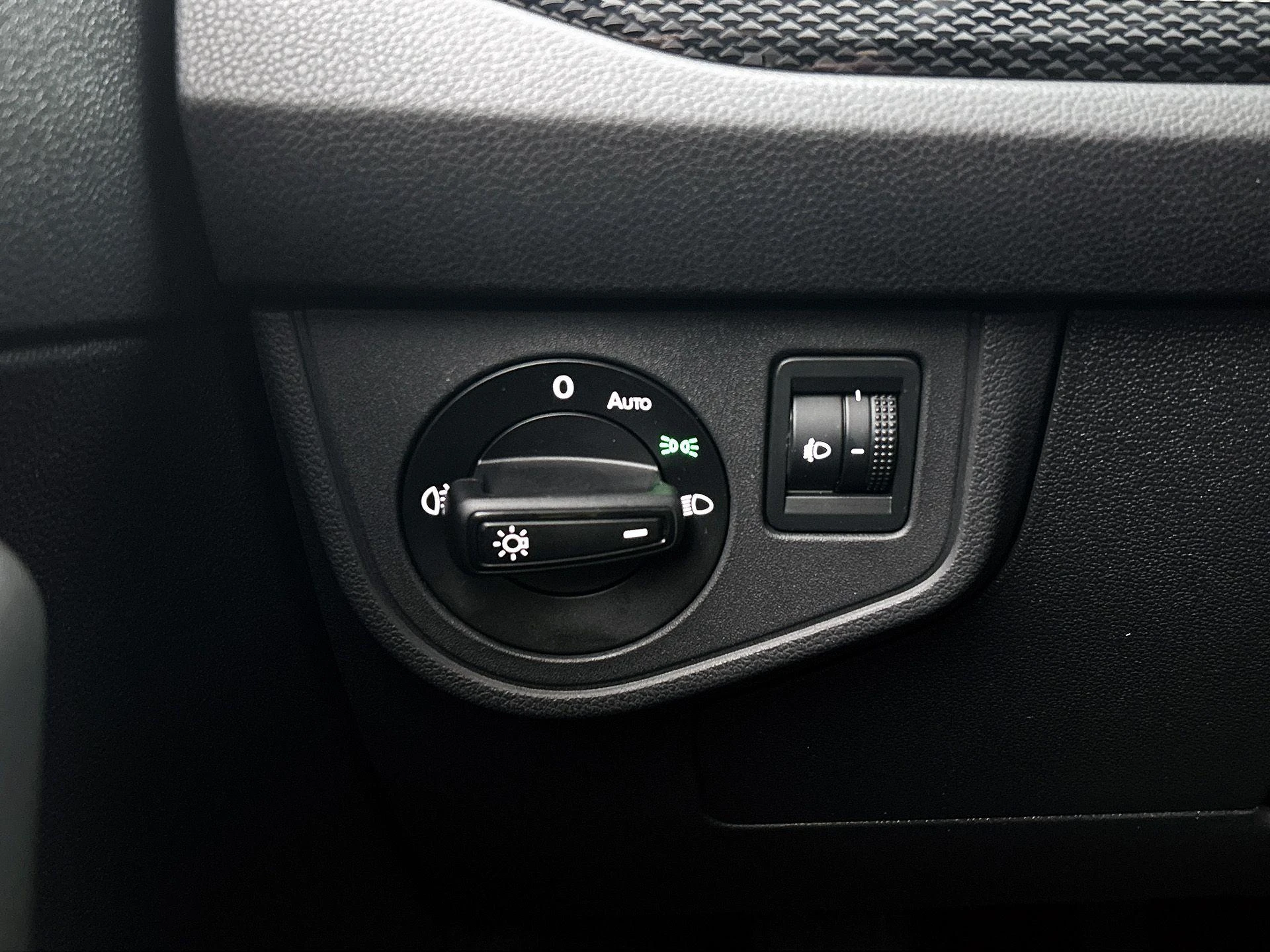 Volkswagen-Taigo-image-18