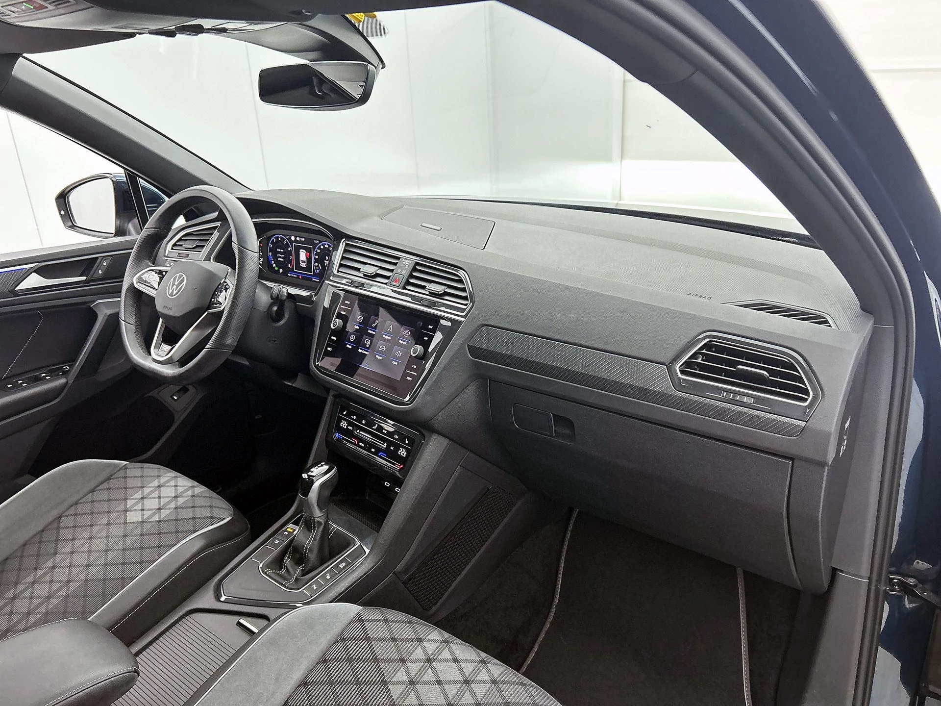 Volkswagen-Tiguan-image-20