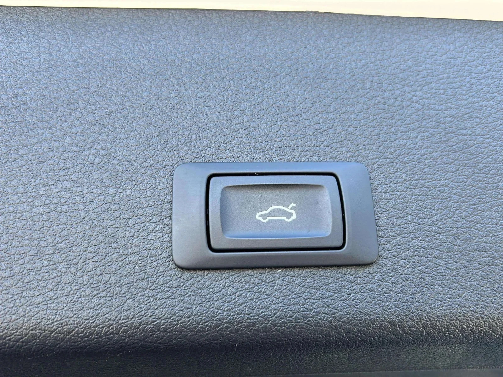 Audi-e-tron-image-17