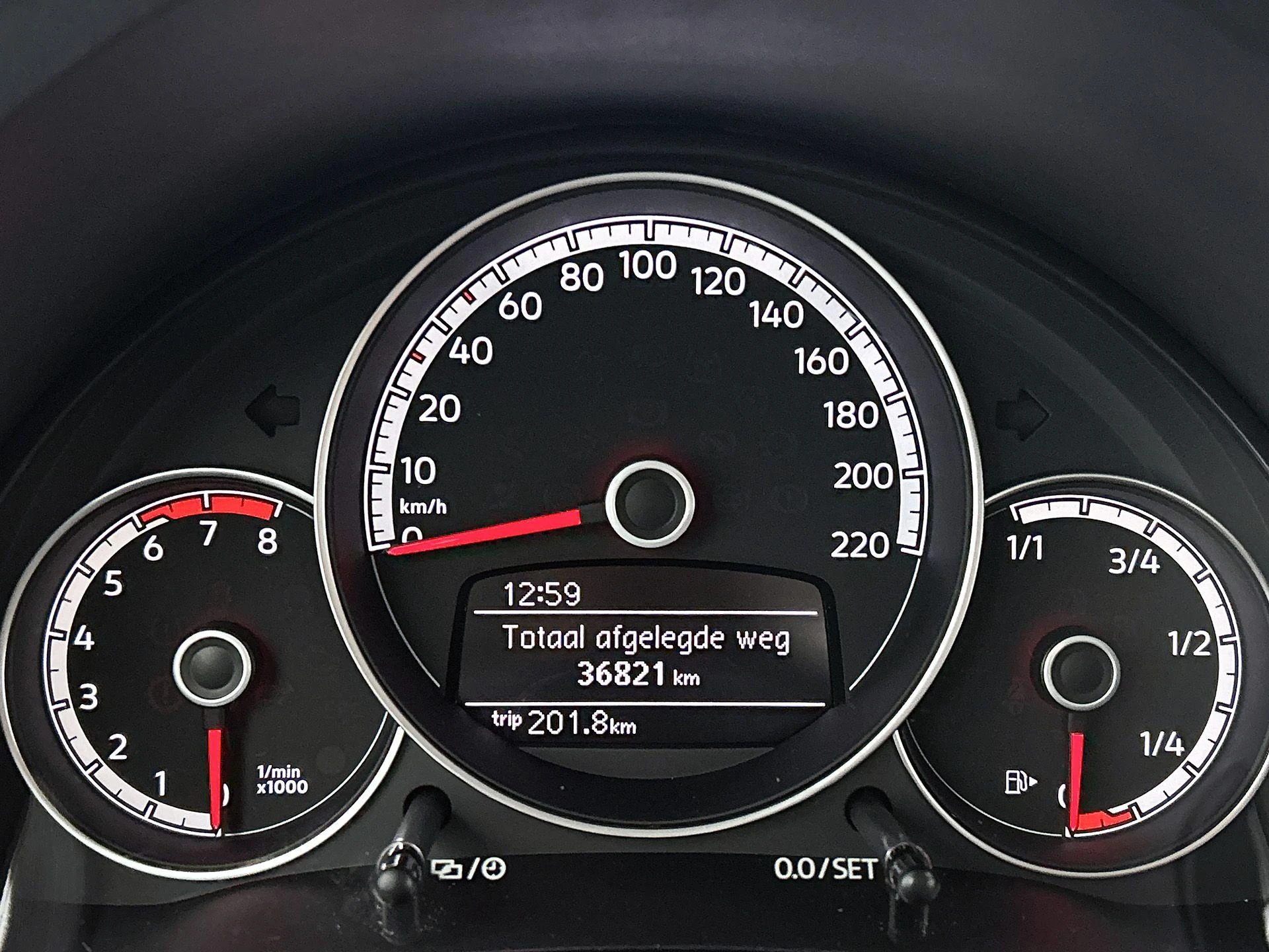 Volkswagen-up!-image-8