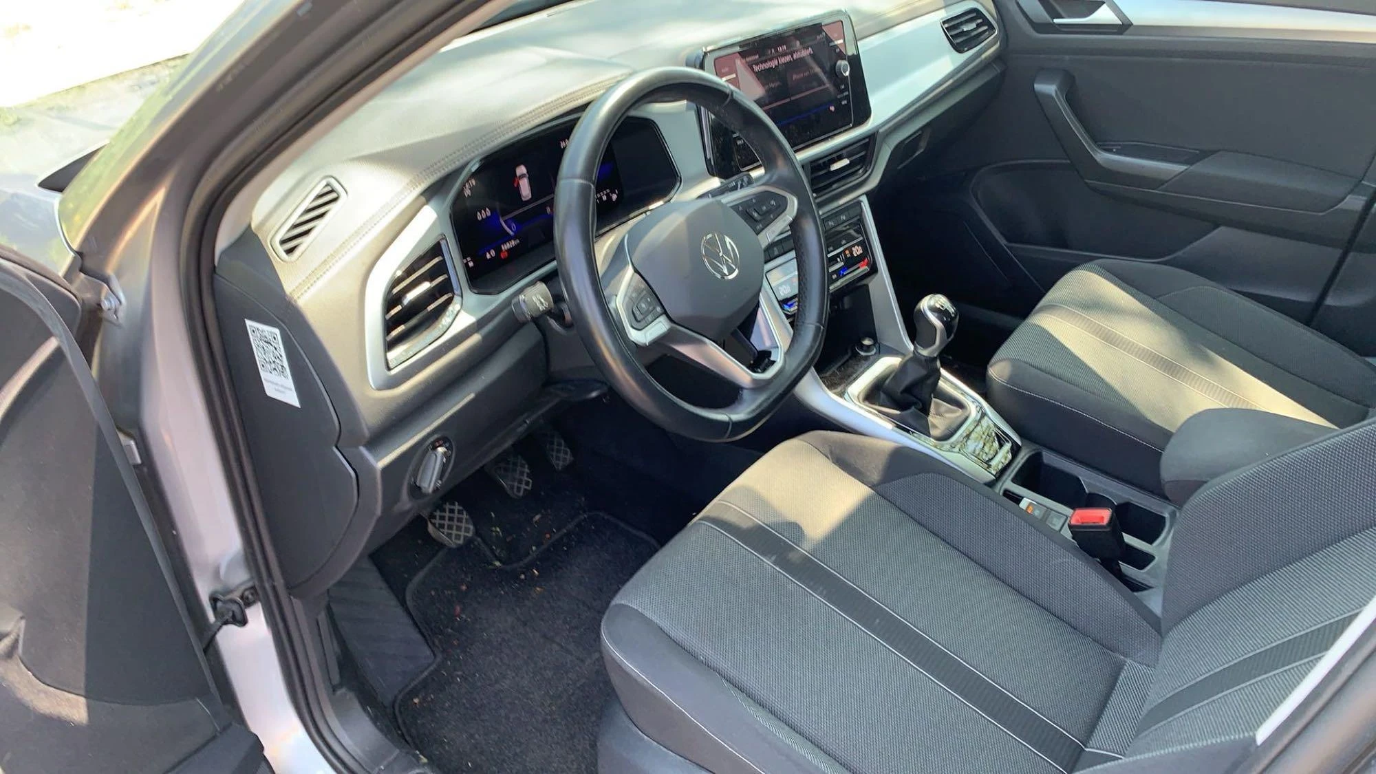 Volkswagen-T-Roc-image-9