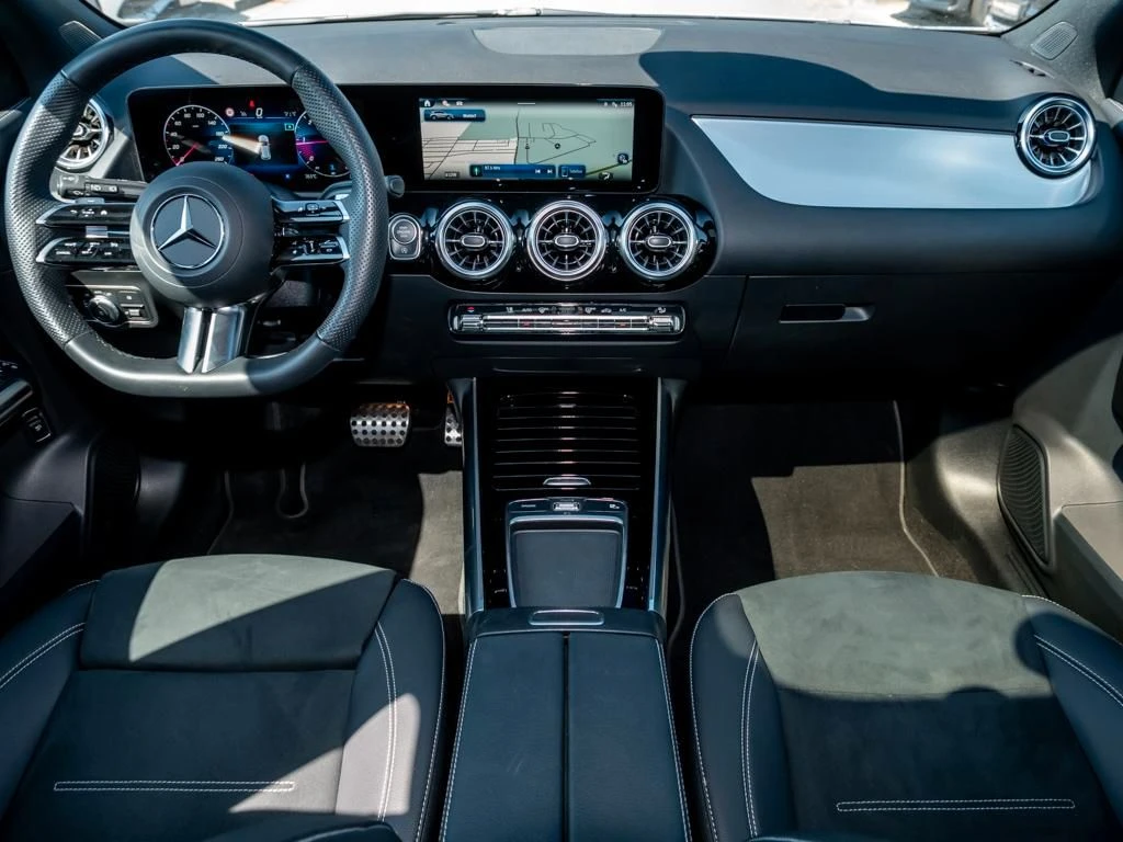Mercedes-Benz-GLA 200 d-image-13