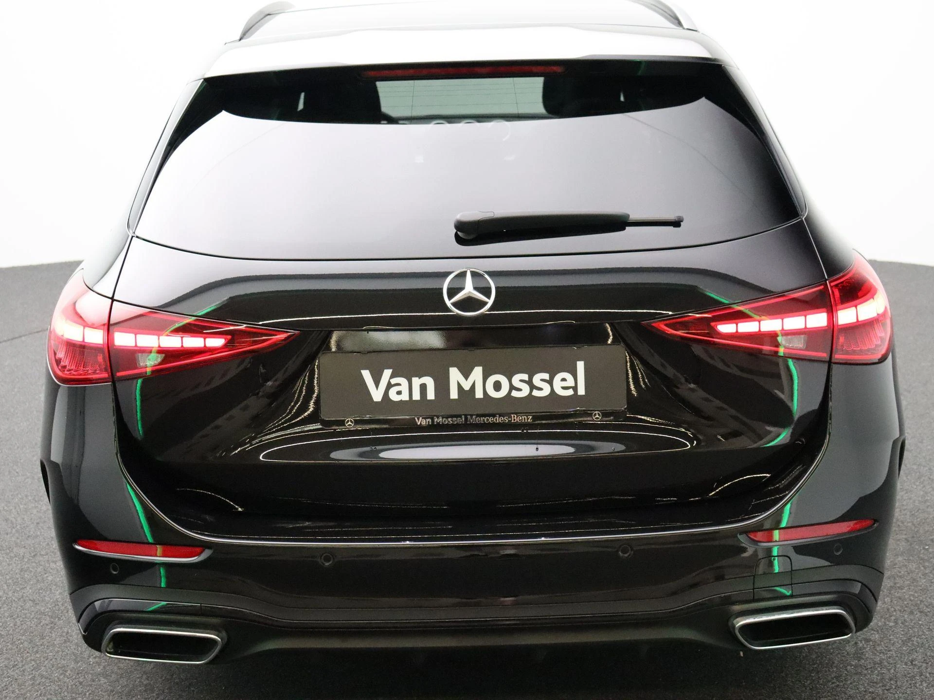 Mercedes-Benz-C-Klasse-image-26