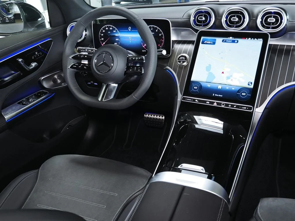 Mercedes-Benz-GLC 300-image-7