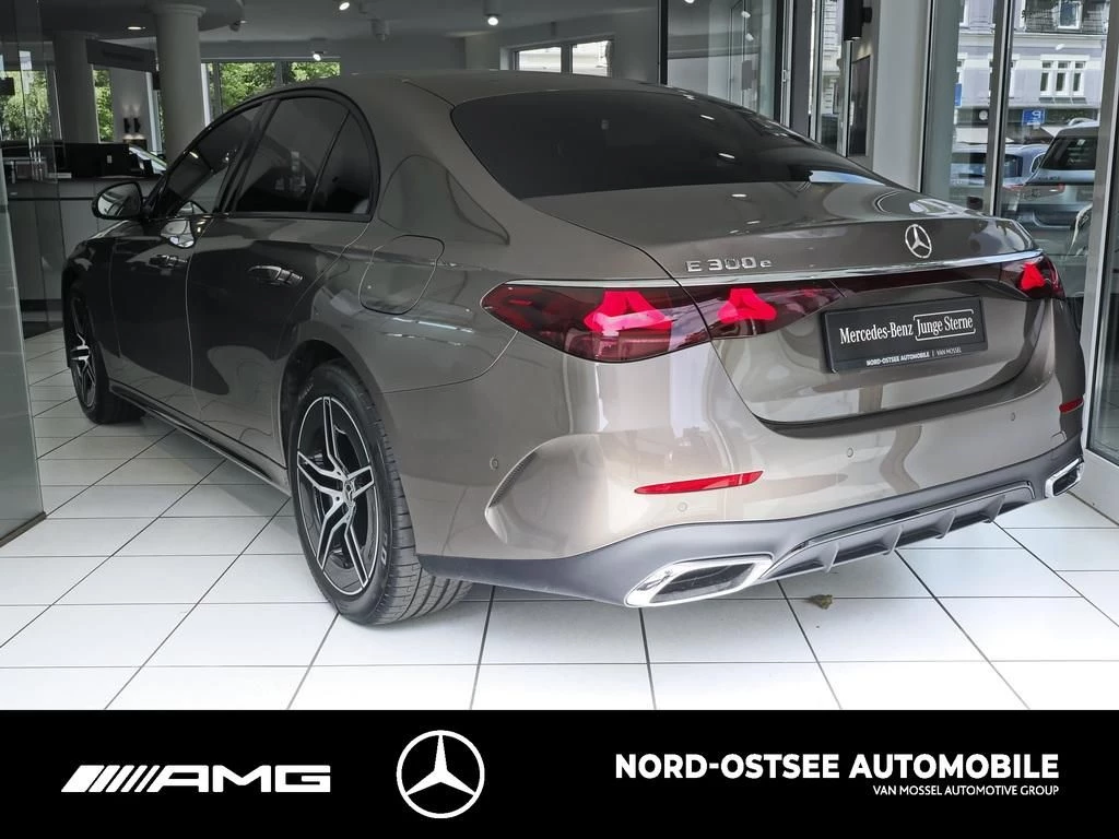 Mercedes-Benz E-Klasse 300 e AMG LEDER DISTRO SUPERSCREEN NIGHT SOUND AMG Line