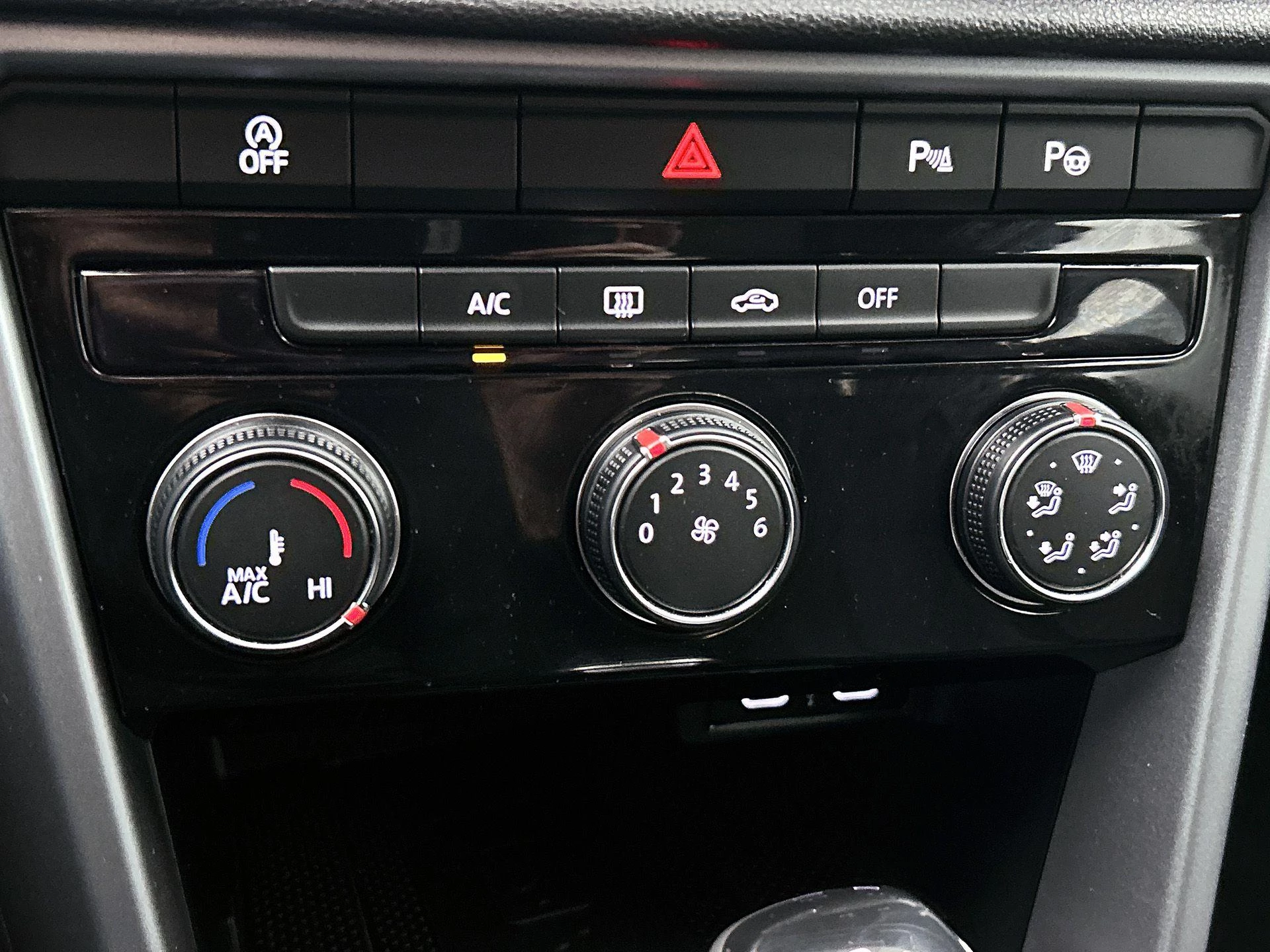 Volkswagen-T-Roc-image-15