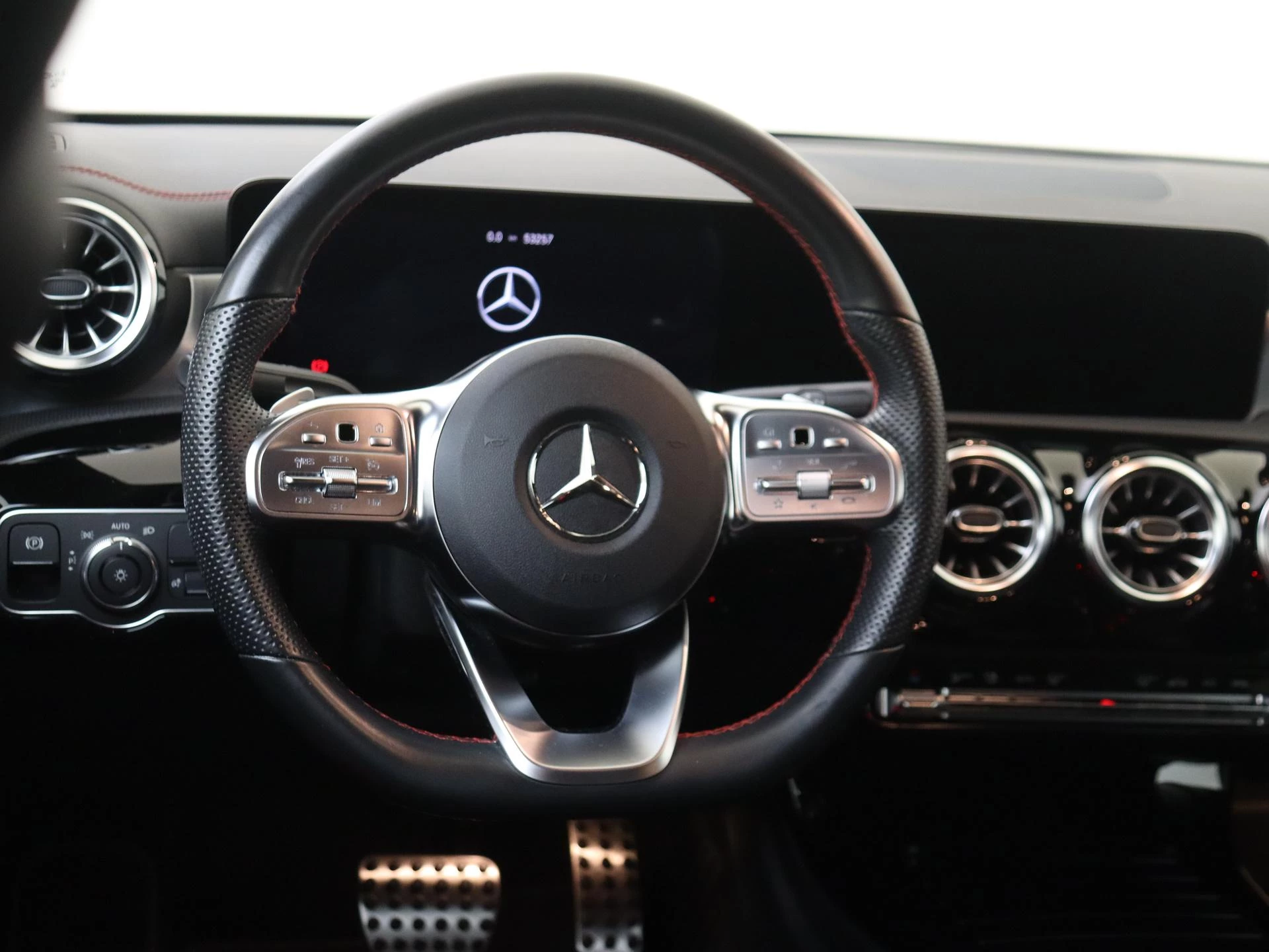 Mercedes-Benz CLA 180 Business Solution AMG