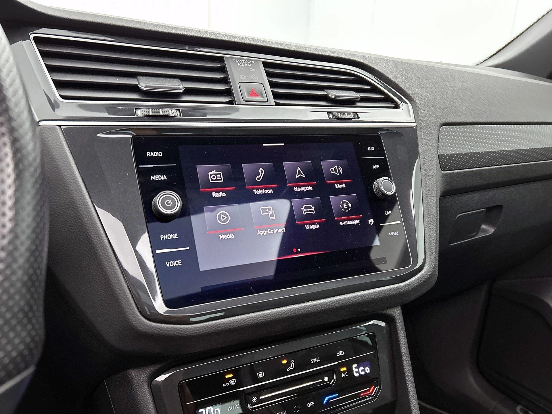 Volkswagen-Tiguan-image-6