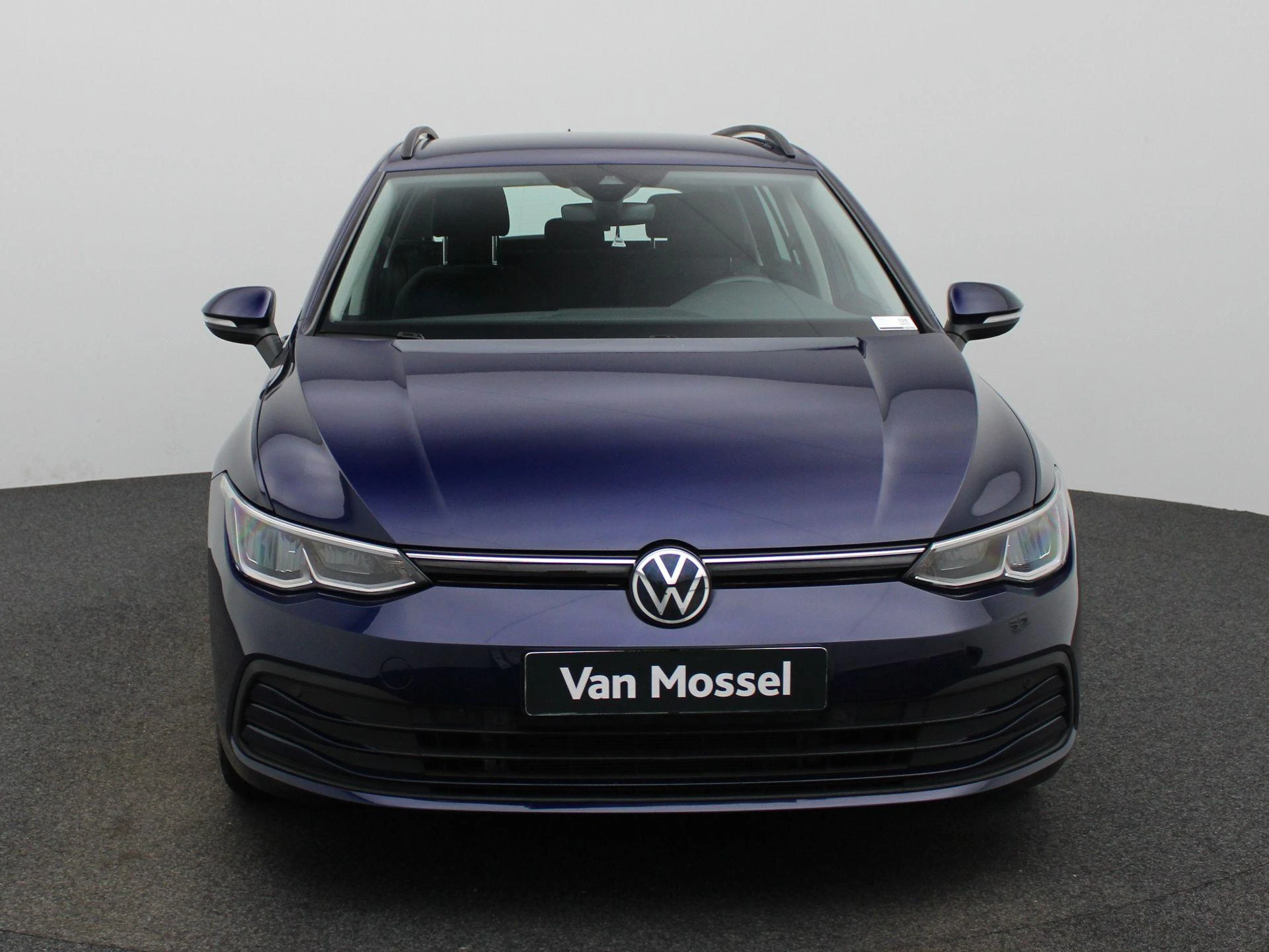 Volkswagen-Golf-image-2