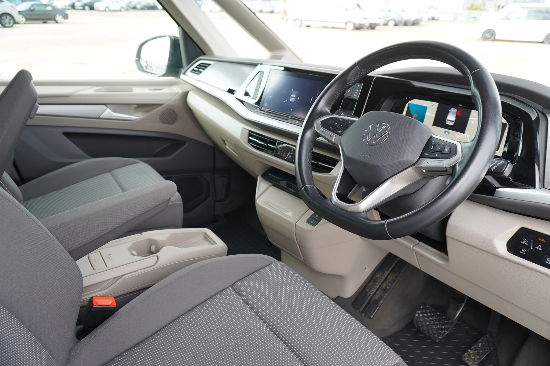 Volkswagen-Multivan-image-5