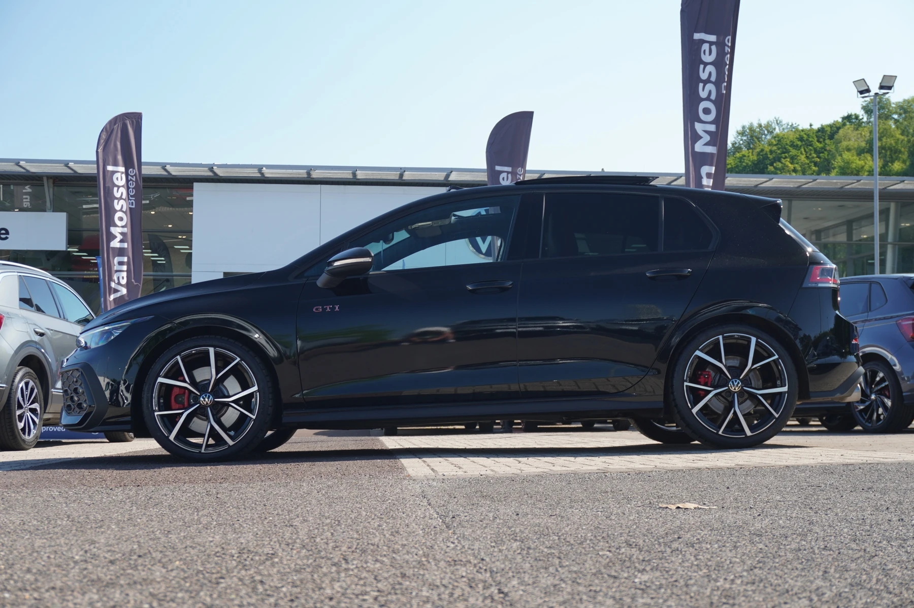 Volkswagen-Golf-image-17