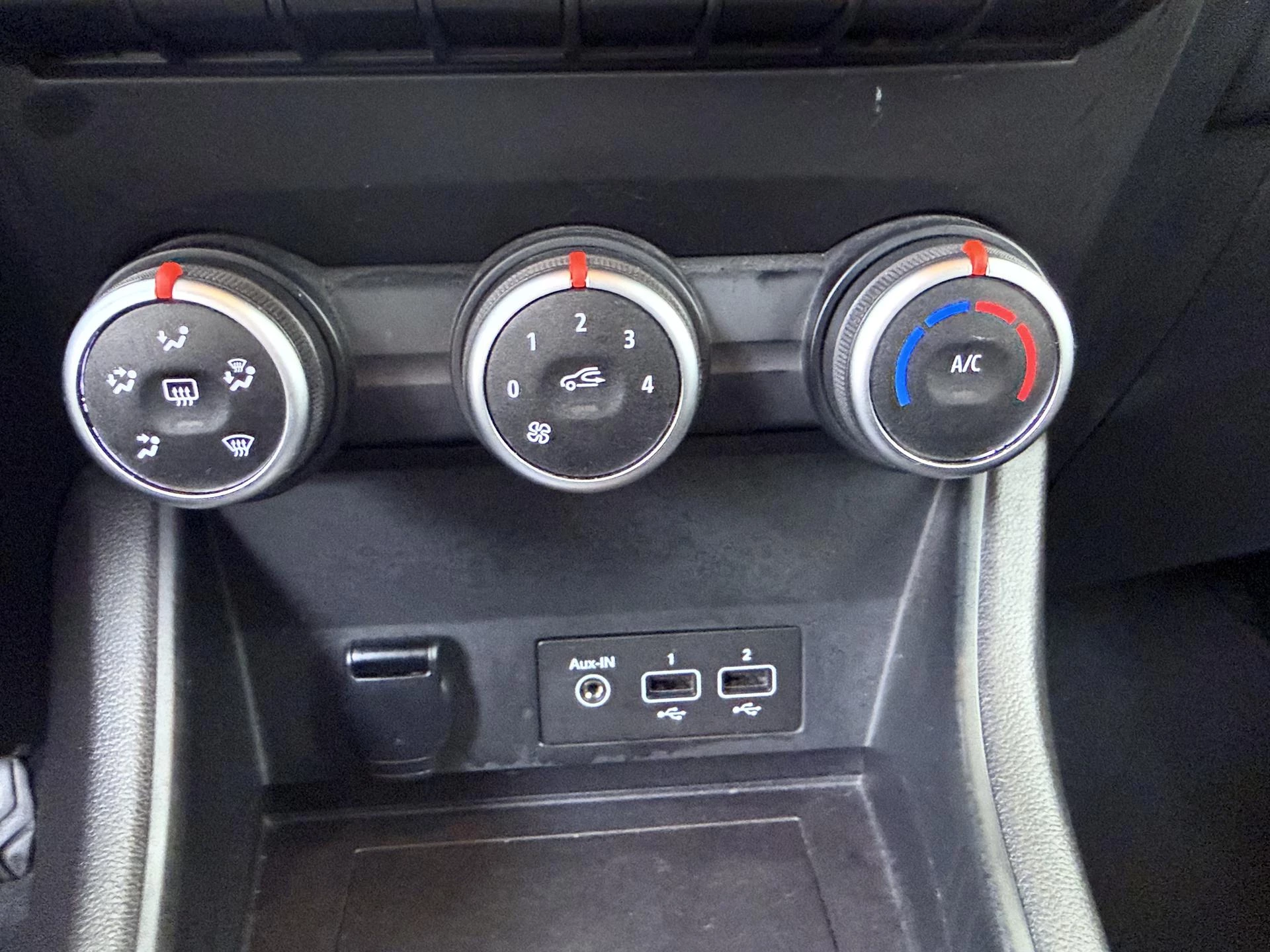 Renault-Captur-image-16