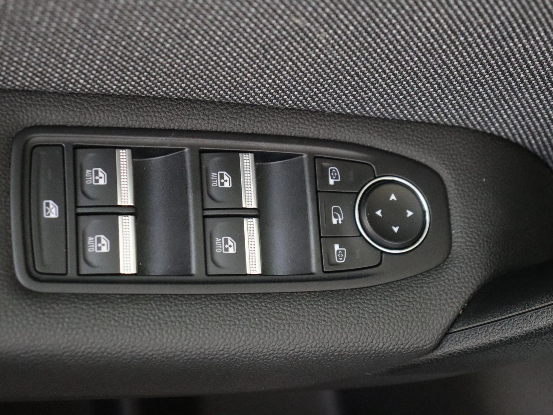Renault Captur 1.8 E-Tech full hybrid 160 techno