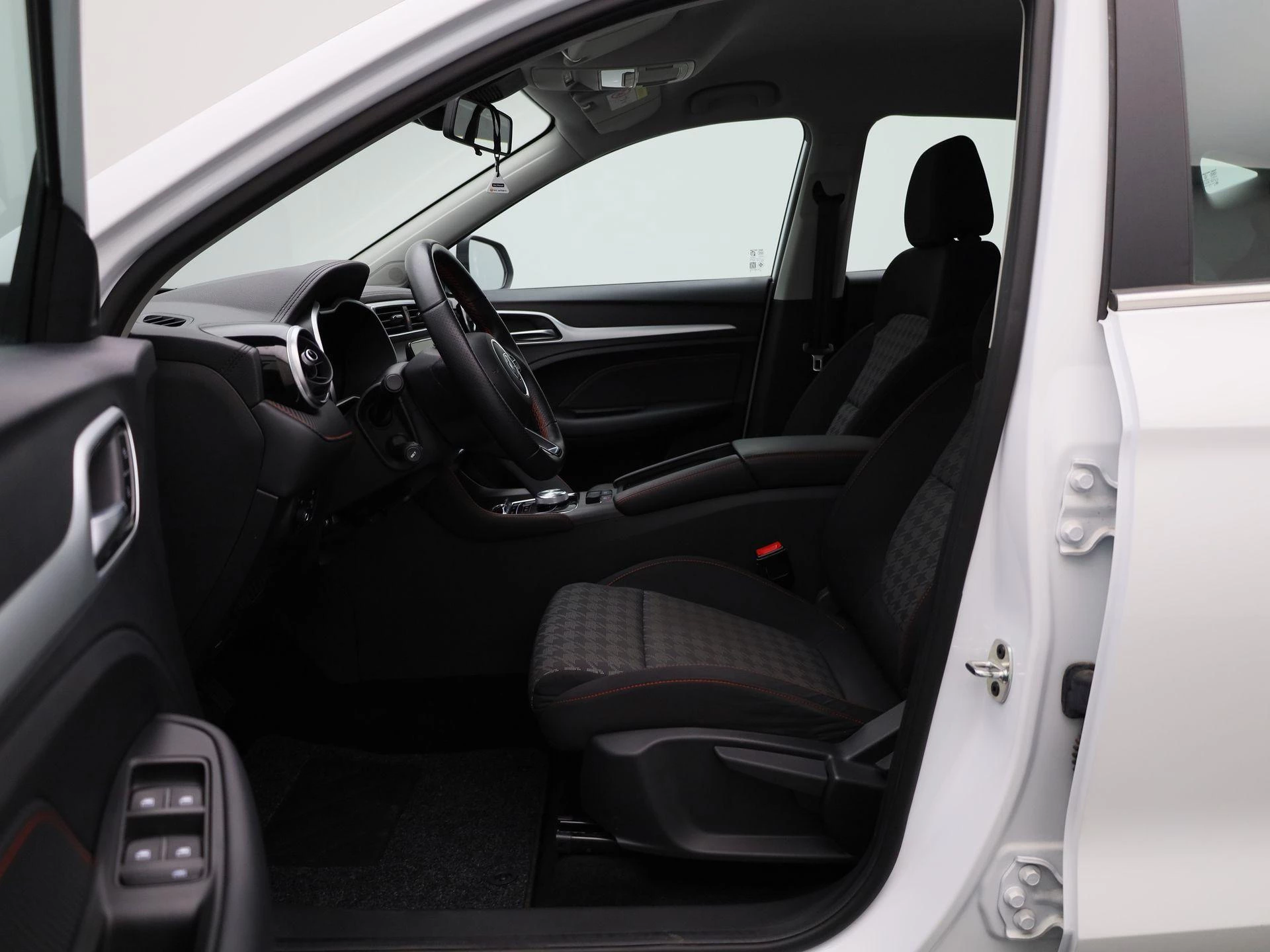 MG-ZS-image-8