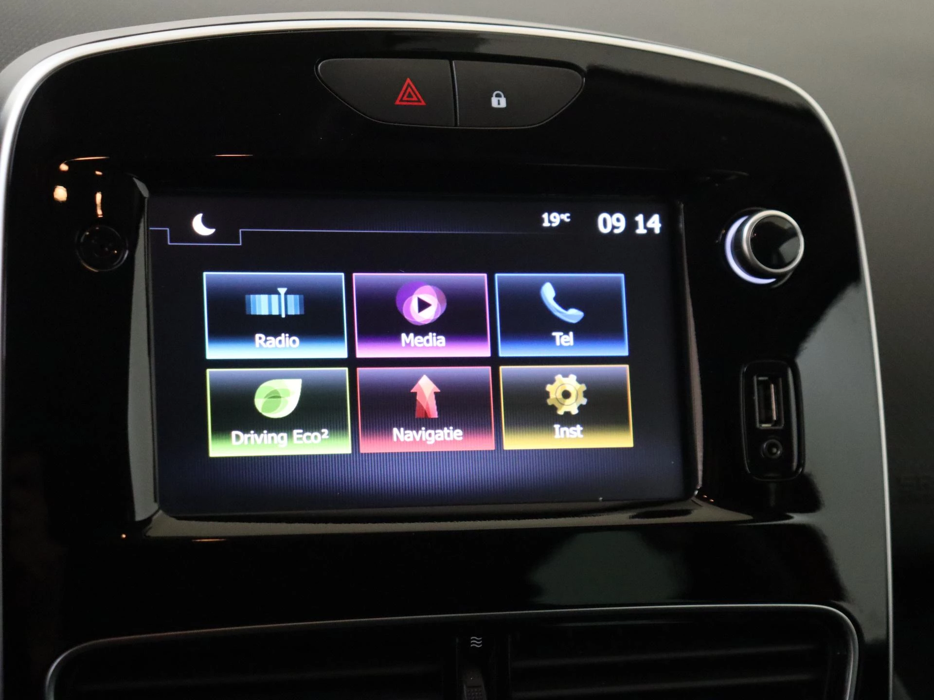 Renault-Clio-image-15