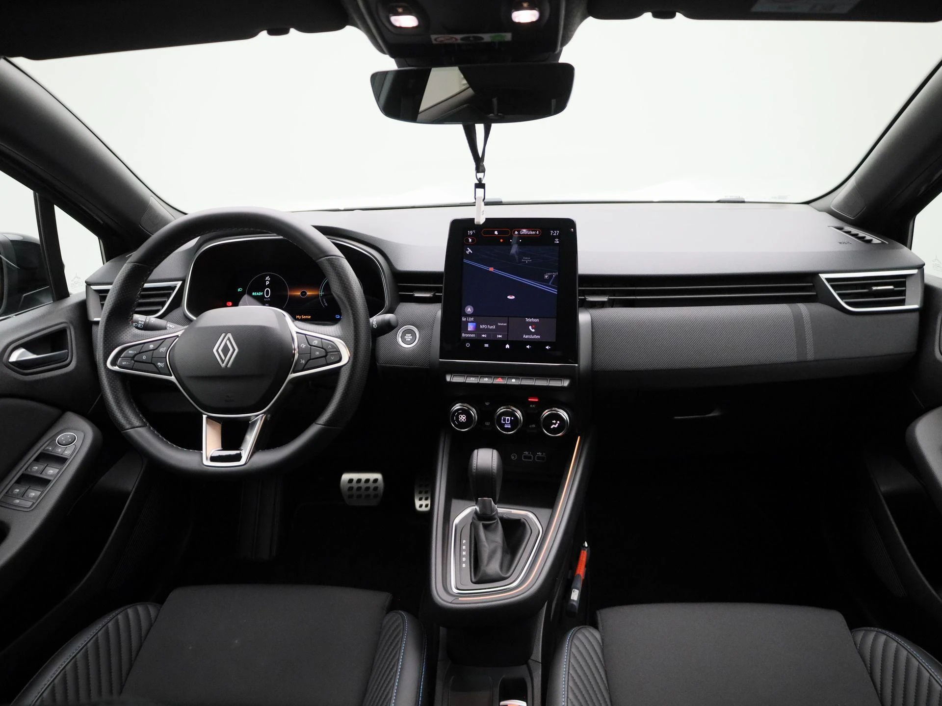 Renault-Clio-image-35