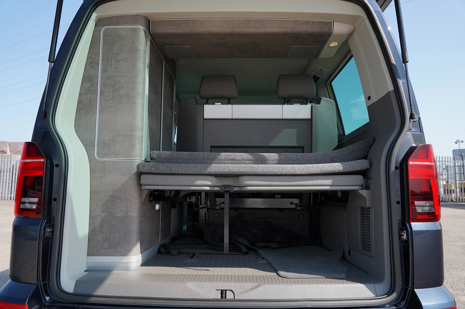 Volkswagen-California-image-38