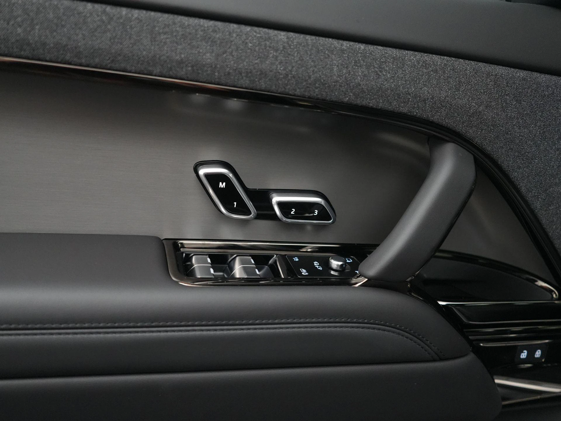 Land Rover-Range Rover Sport-image-35