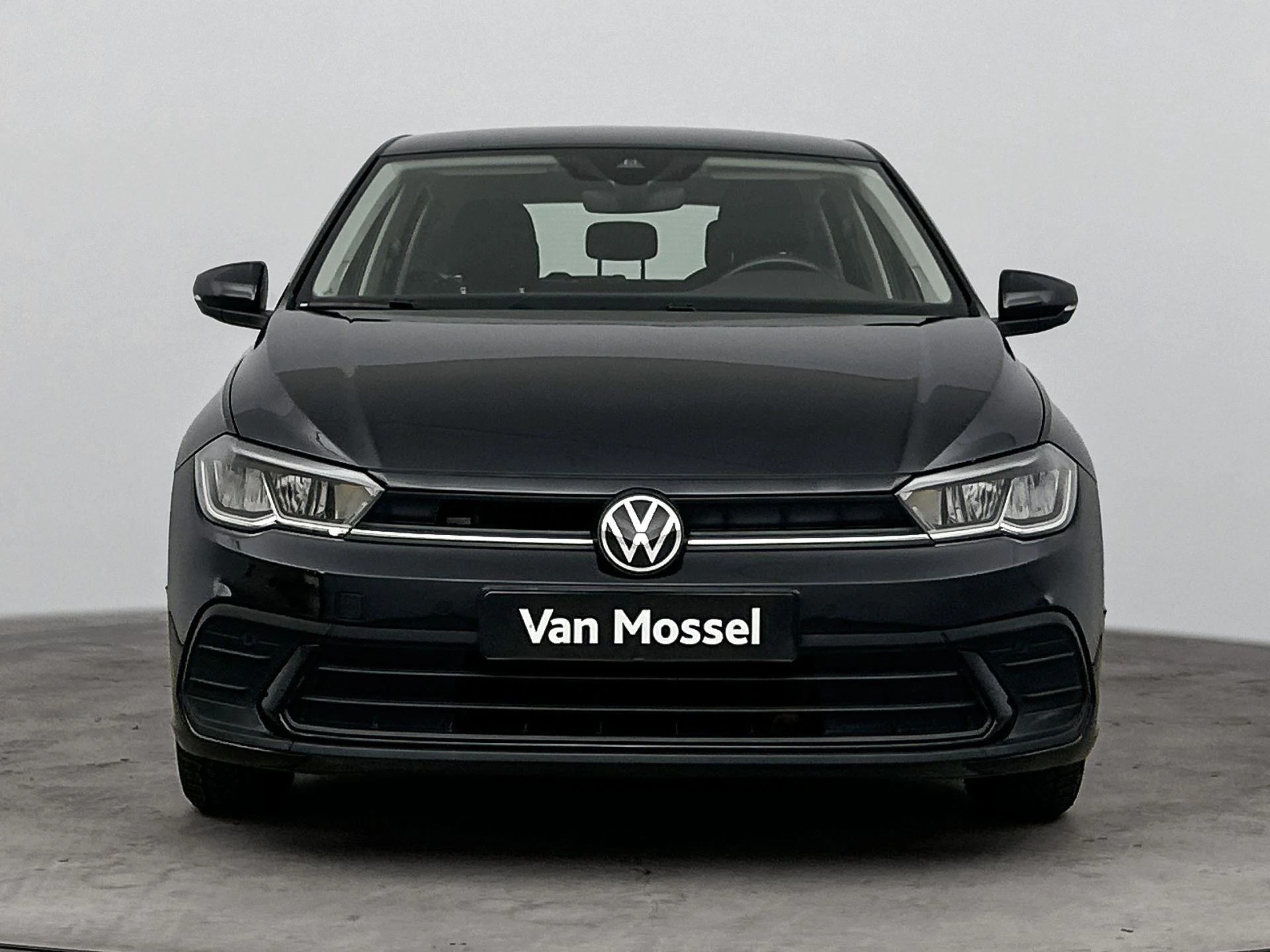Volkswagen-Polo-image-4