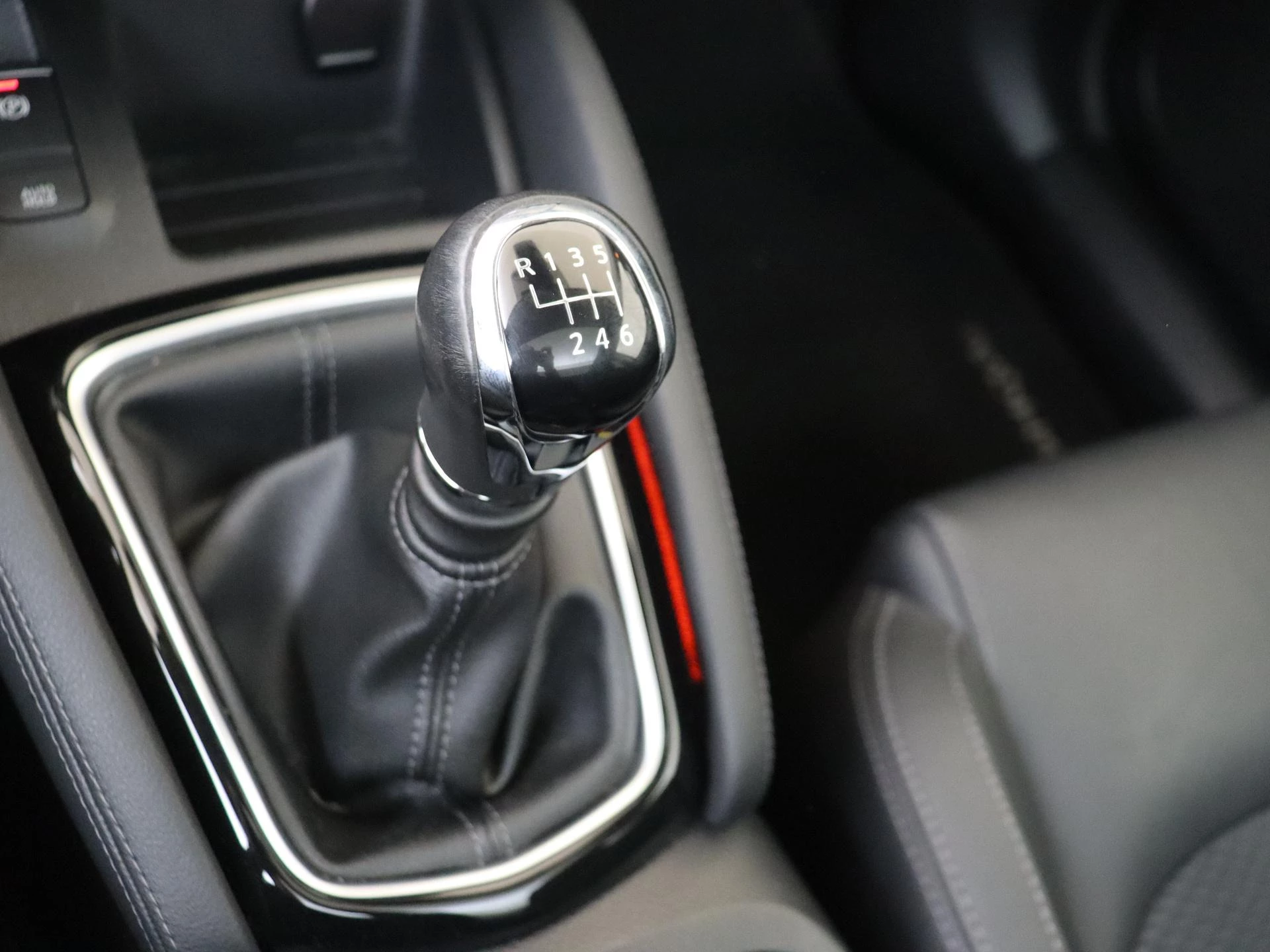 Nissan-QASHQAI-image-16