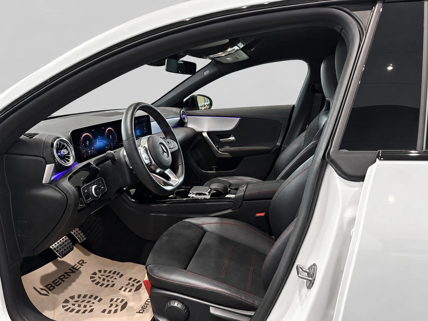 Mercedes-Benz-CLA-image-7