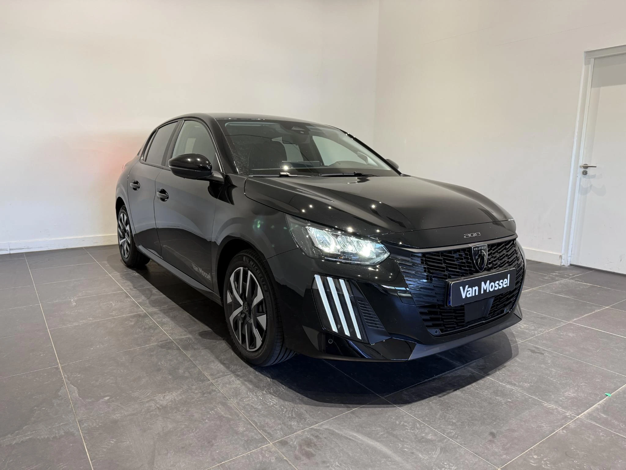 Peugeot 208 1.2 Hybrid 110 e-DCS6 Business