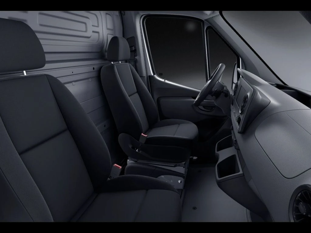 Mercedes-Benz-Sprinter 215-image-8