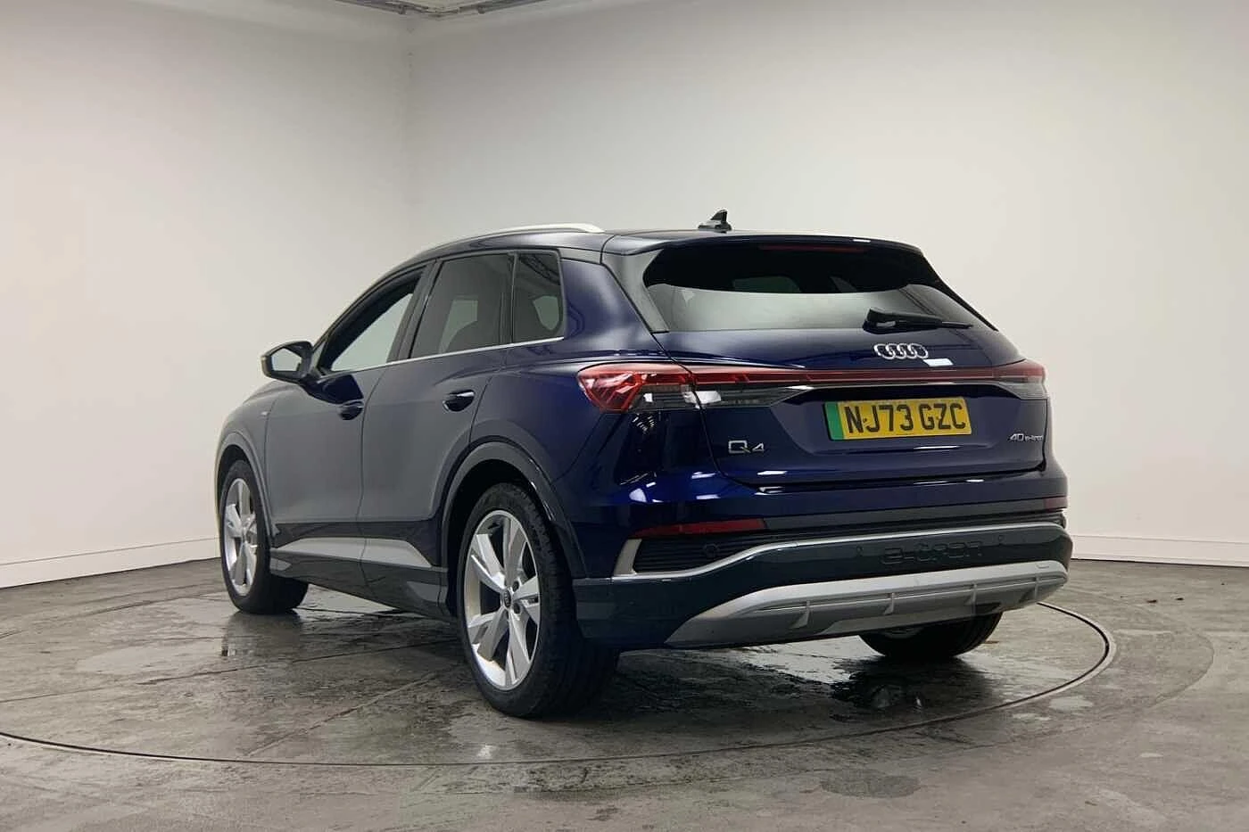 Audi-Q4 e-tron-image-2