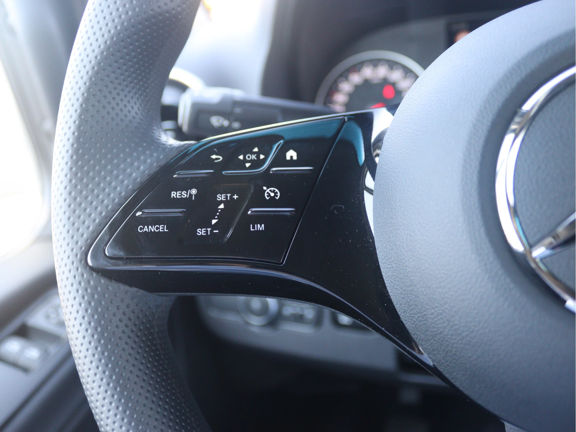 Mercedes-Benz-Sprinter-image-9