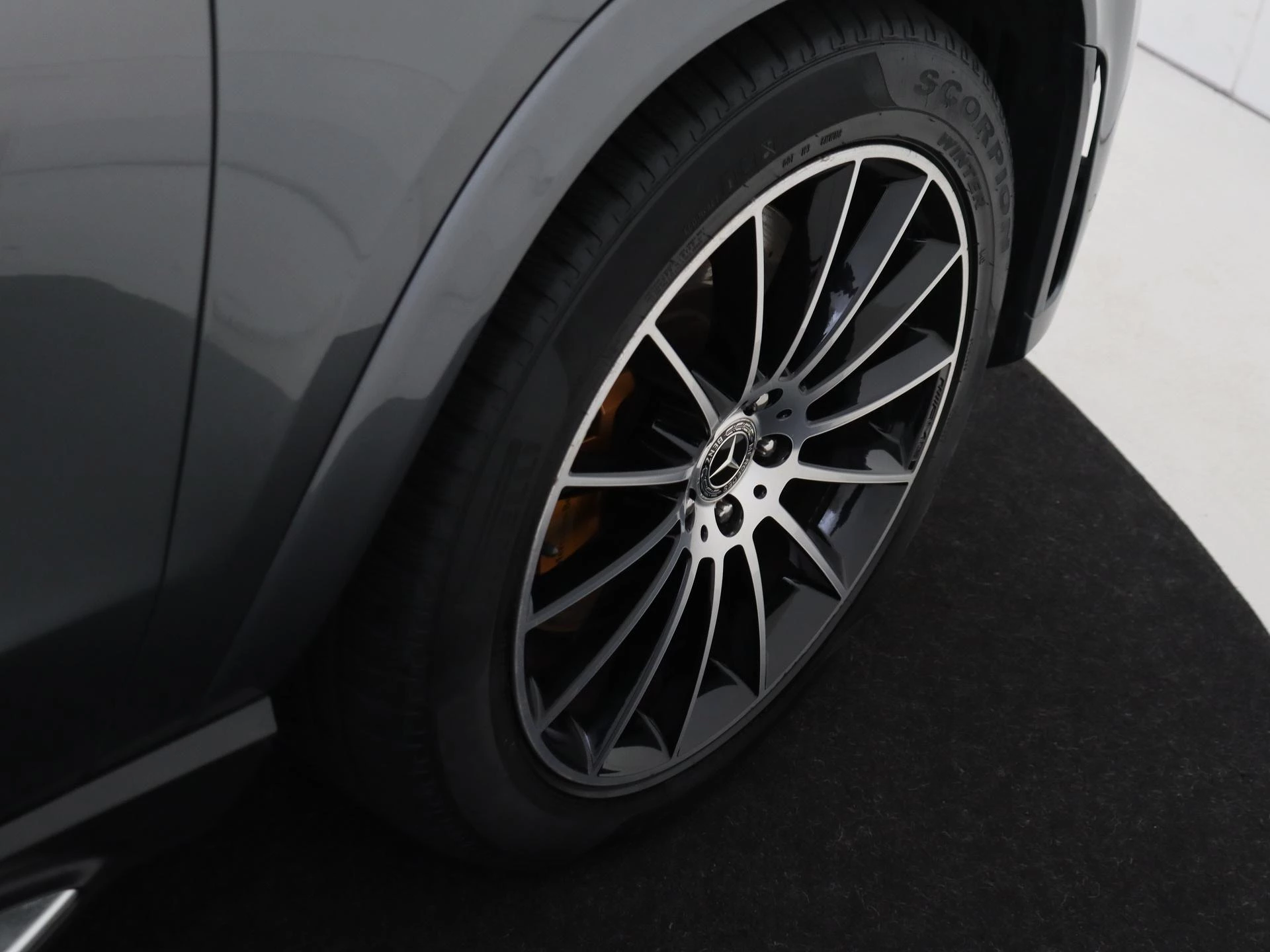 Mercedes-Benz-GLE-image-8