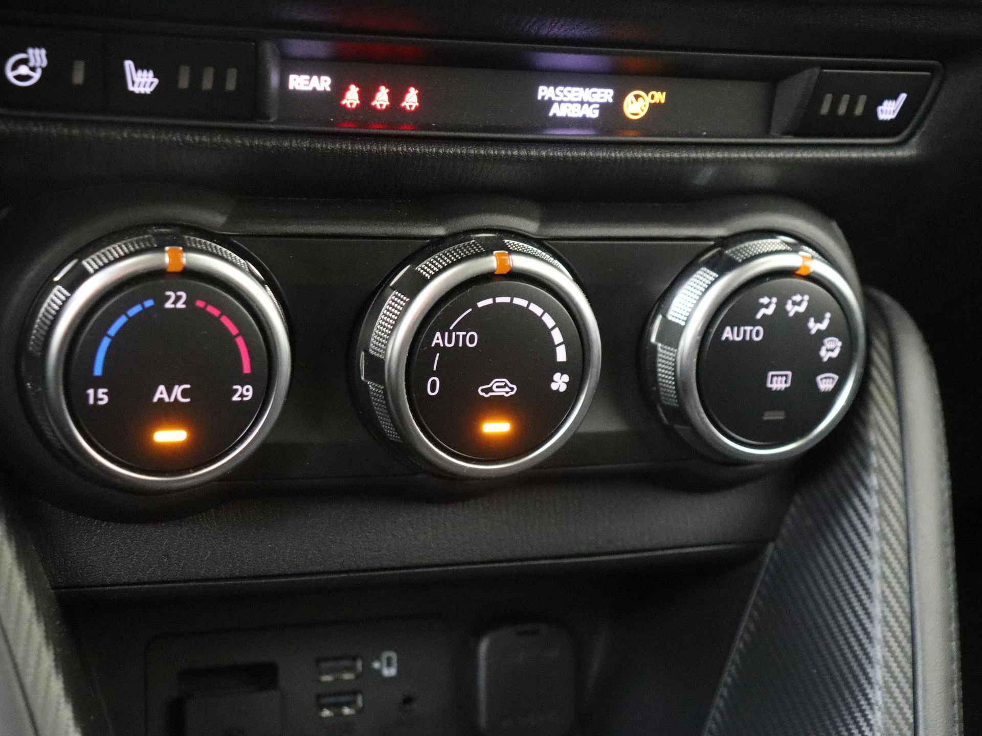 Mazda-2-image-23